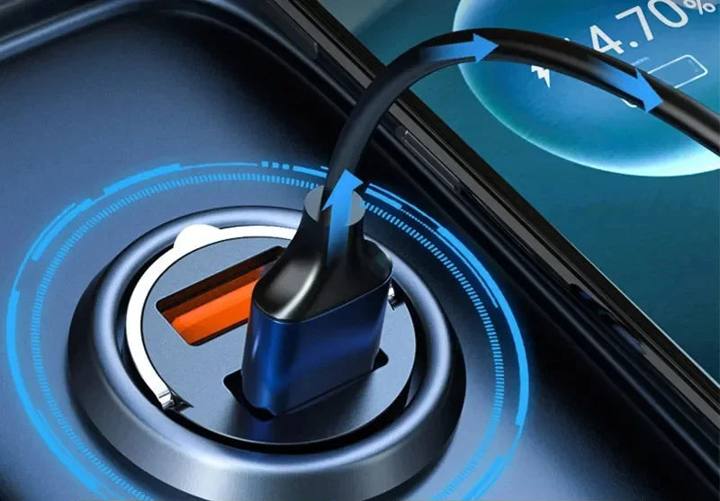 Chargeur voiture USB-C 100W mini branché dans une prise allume-cigare