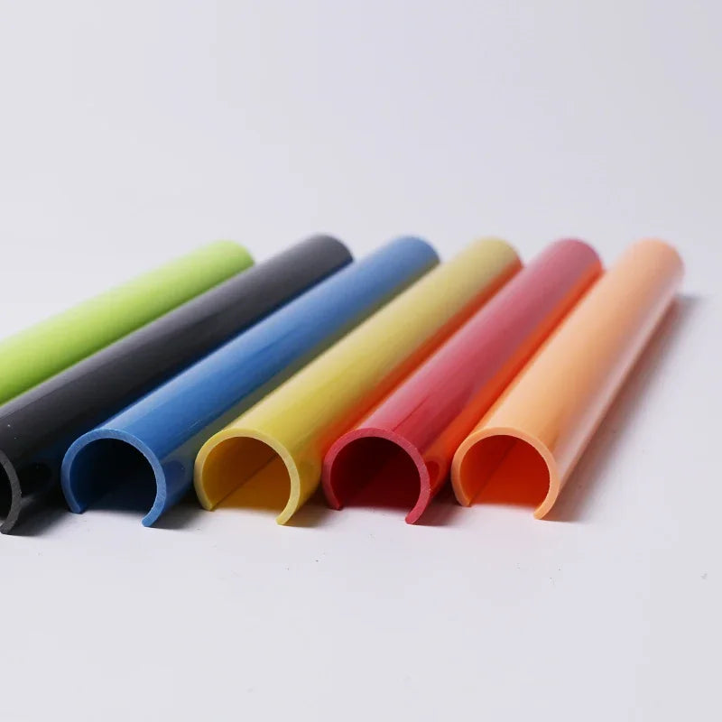 Bandes de calandre BMW en plusieurs couleurs présentées en lot sur fond clair