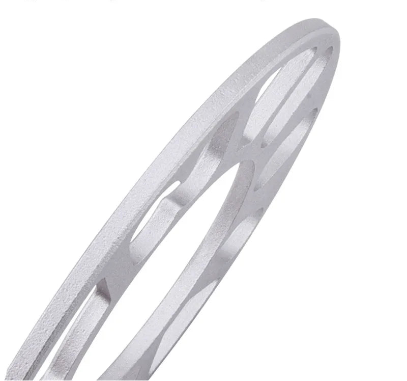 Cale de roue universelle en aluminium vue de profil pour montrer la faible épaisseur