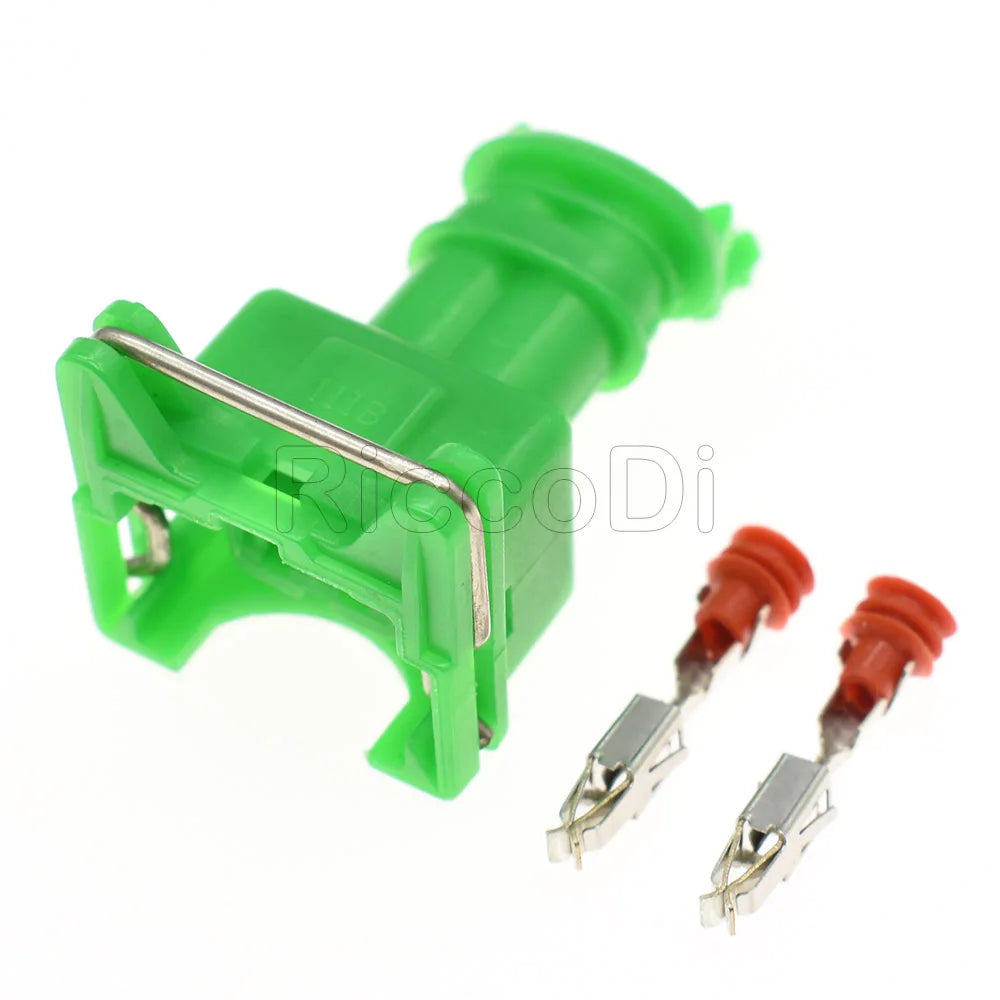 Connecteur injecteur EV1 JPT 2 broches 282189-1 vert clair vue de côté Connecteur injecteur EV1 JPT 2 broches 282189-1 vert clair vue de côté