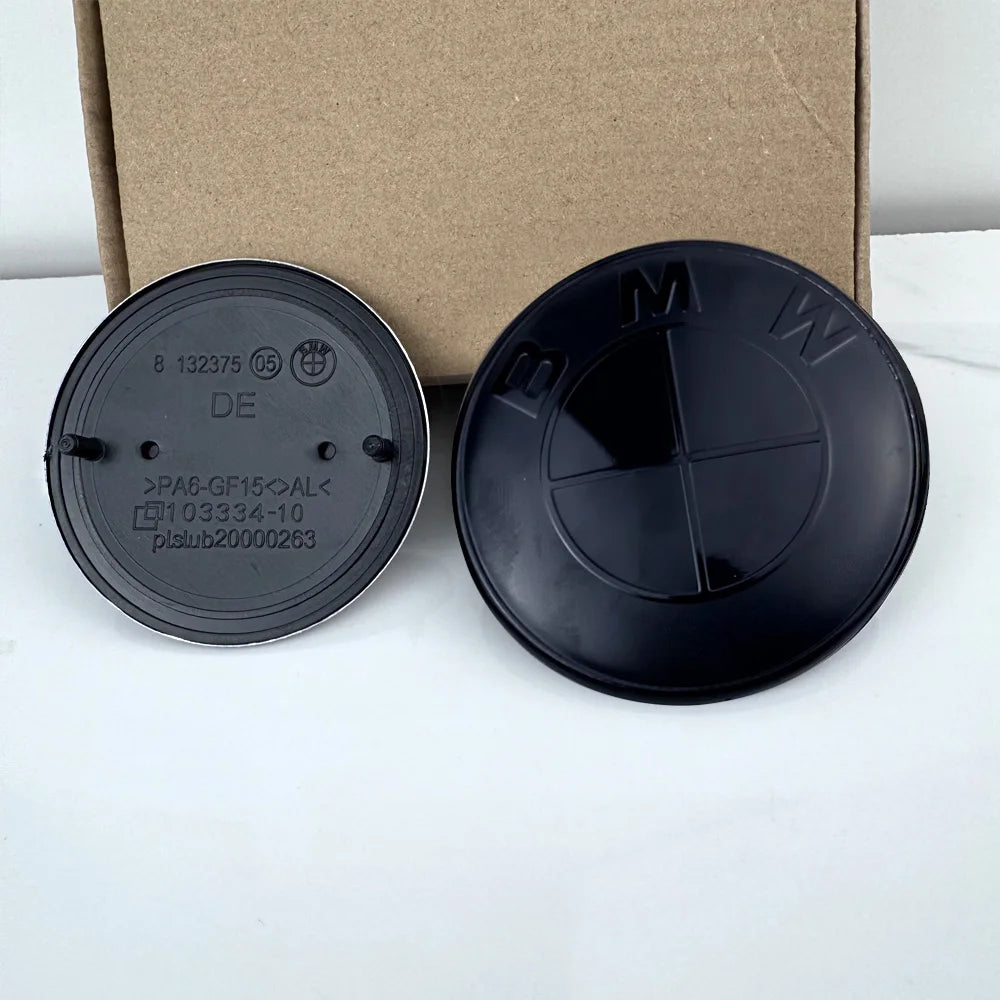 Vue arrière du logo BMW avant 82 mm ou arrière 74 mm en finition noire