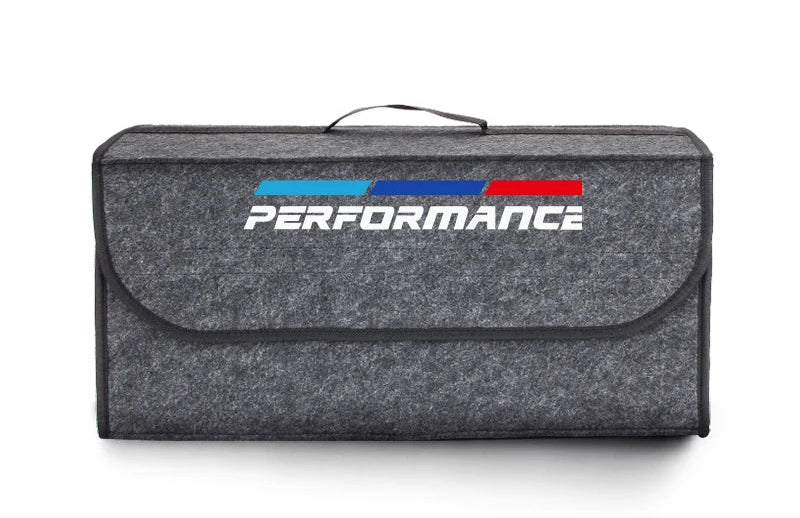 Sac de coffre en feutrine gris avec logo Performance présenté sur fond blanc