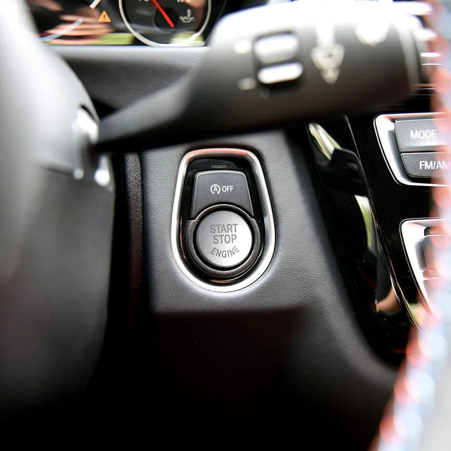 Bouton Start Stop BMW avec fonction OFF installé sur la console centrale dans l’habitacle