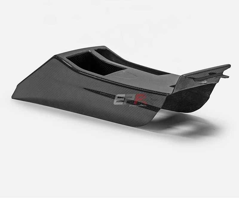 Vue de profil du contour de levier de vitesse BMW E46 M3 CSL en carbone pour console centrale sur fond blanc
