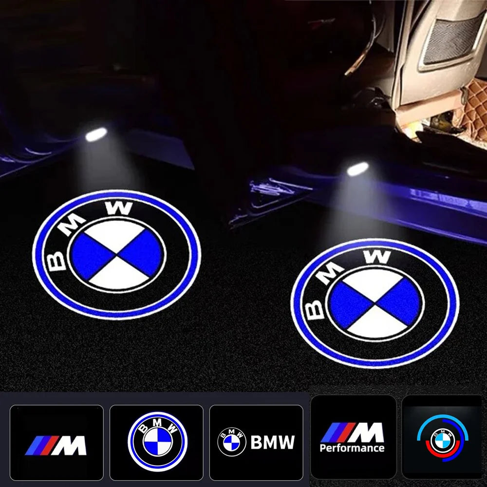Projection au sol de logos BMW et M Performance avec éclairage d’accueil de portière sur véhicule BMW
